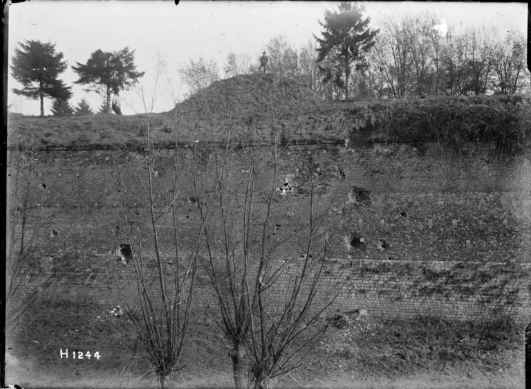 Walls of Le Quesnoy. Photographed by Captain H. A Sanders. H1244. NZ RSA Collection. Alexander Turnbull Library, Wellington, New Zealand.