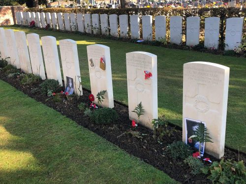 New Zealand Graves at Le Quesnoy Communal Cemetery Extension.